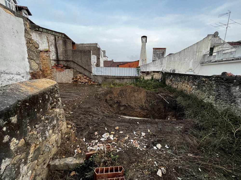 Lote de terreno no Centro Histórico de Figueiró dos Vinhos