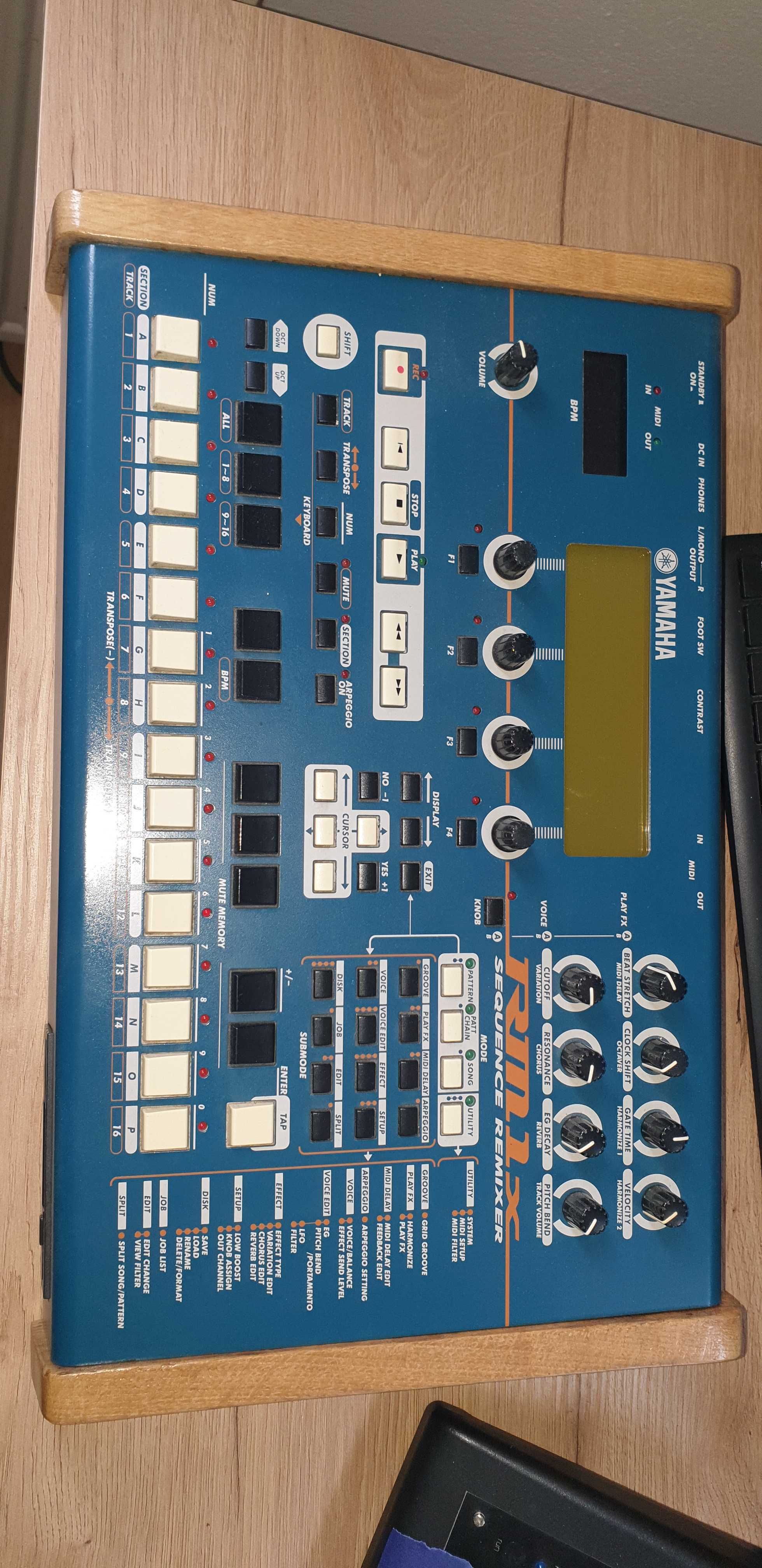 syntezator yamaha rm1x