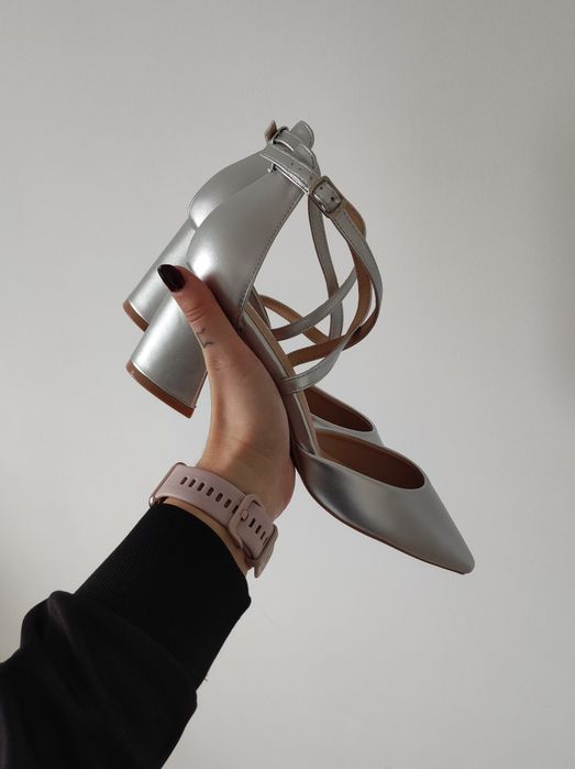 Nowe buty na obcasie / szpilki / czółenka