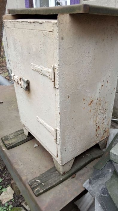 сейф металлический