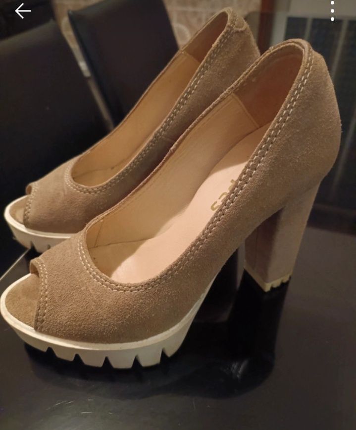 Sapatos/ Sandália