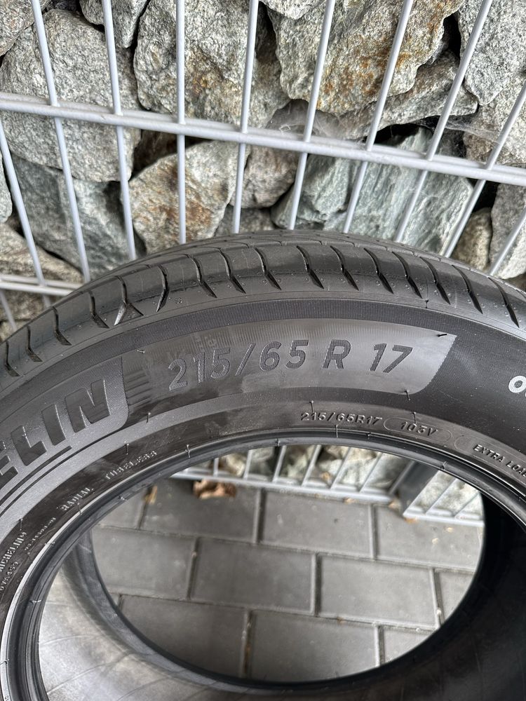 Продам Michelin 215 65 17