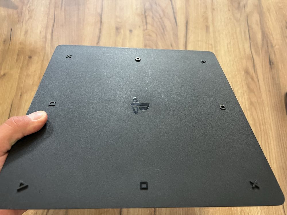 PS4 Slim 500GB + pad