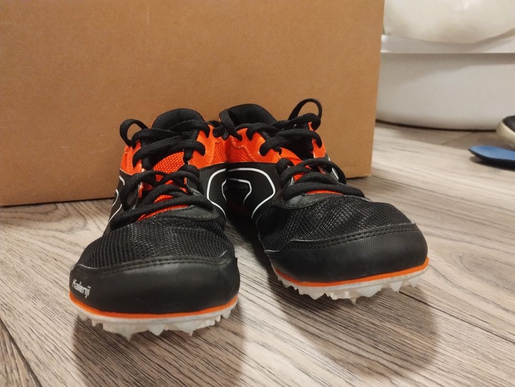 Buty lekkoatletyczne kolejce Kiprun AT Start + klucz  + zapasowe kolce