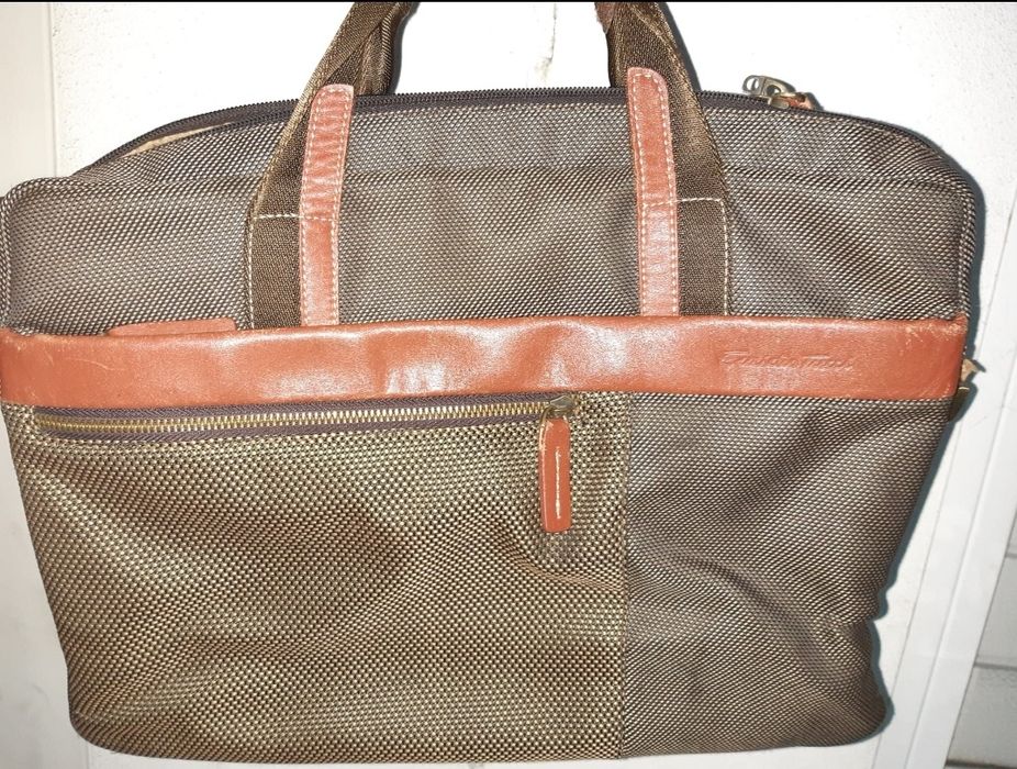 Mala escola/trabalho