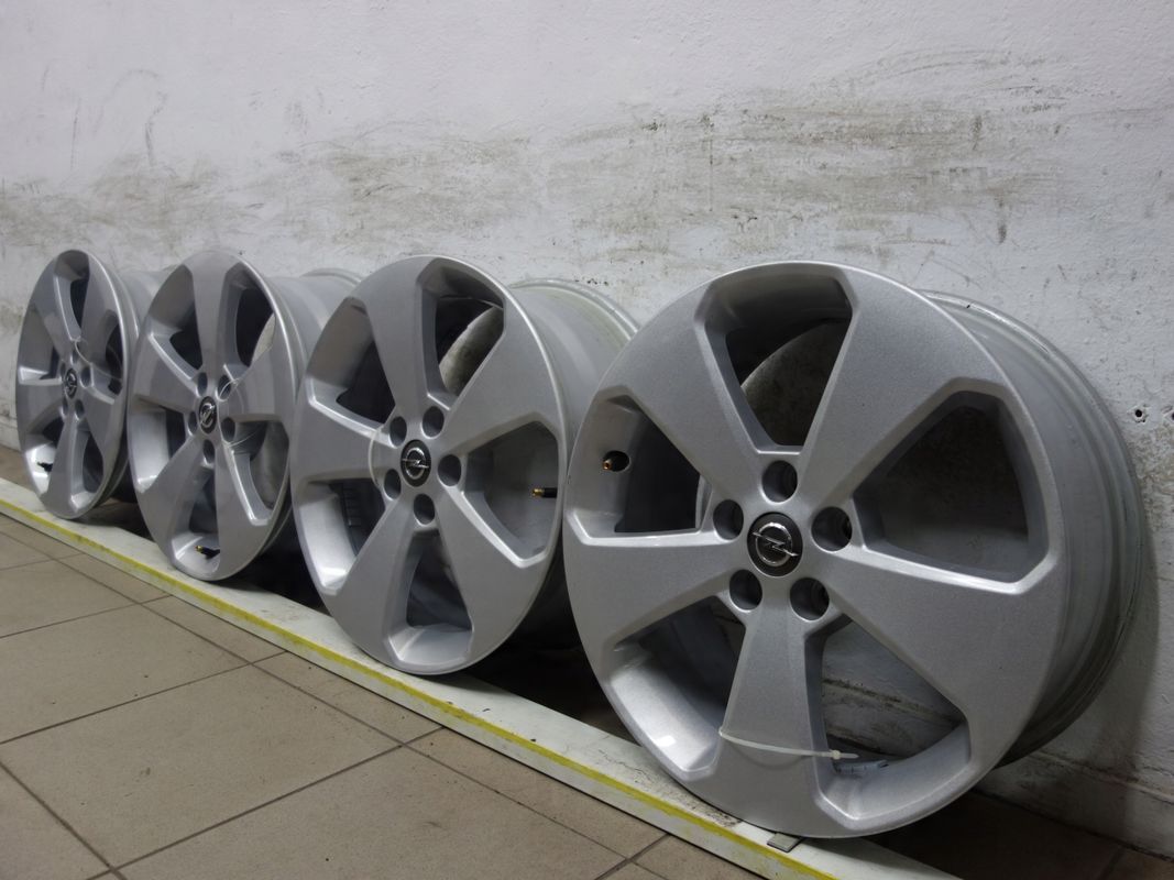 17/5x105 Felgi aluminiowe Opel Astra J Astra K Mokka