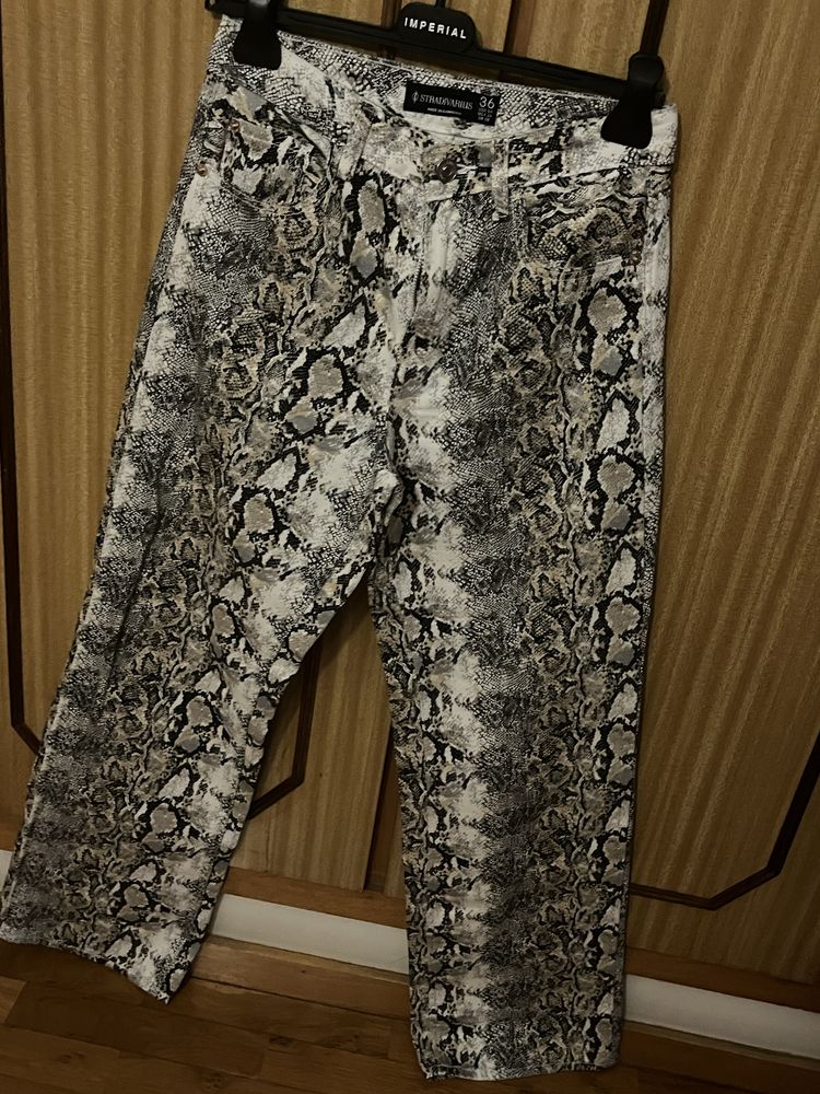 Calças largas Tigress Stradivarius,novas,tamanho 36
