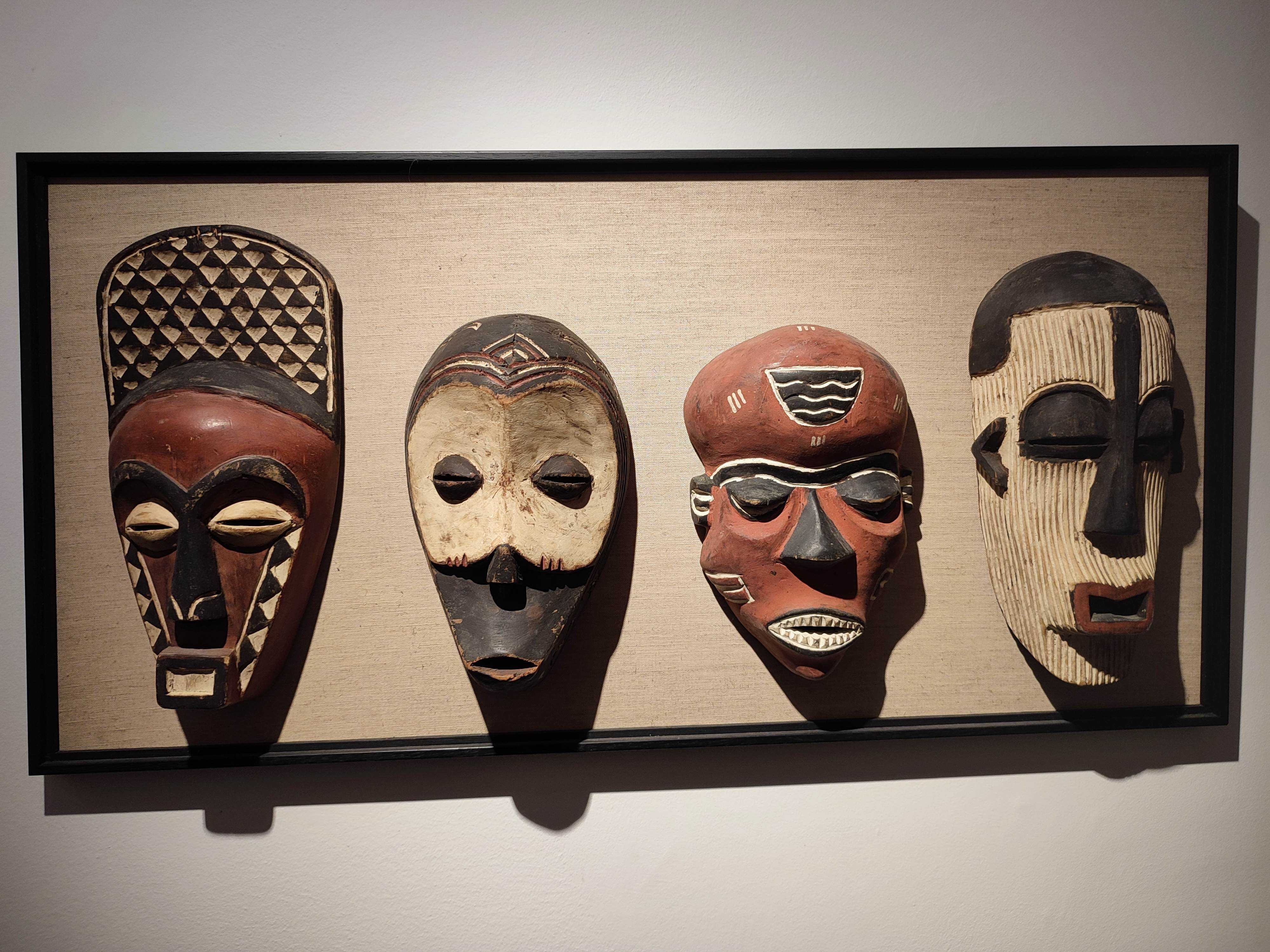 Conjunto de 4 máscaras Africanas