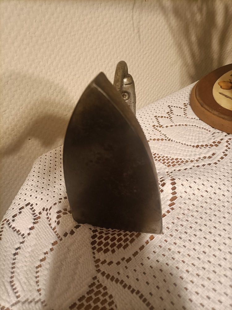 Stare zabytkowe żeliwne żelazko -Cast iron sad Stell