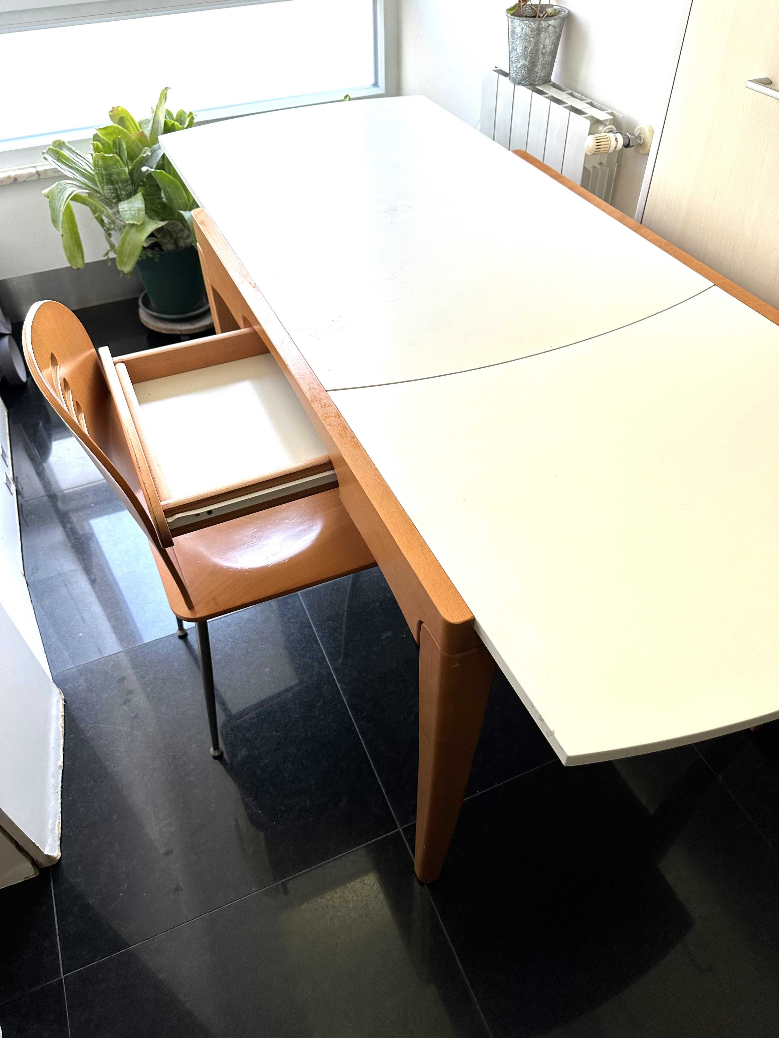 Mesa e cadeiras para cozinha