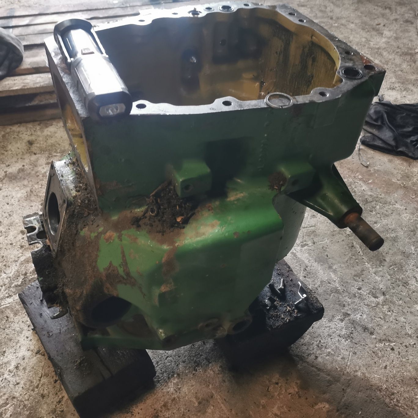 Obudowa mostu skrzyni biegów John deere 2040, 2140, 1640