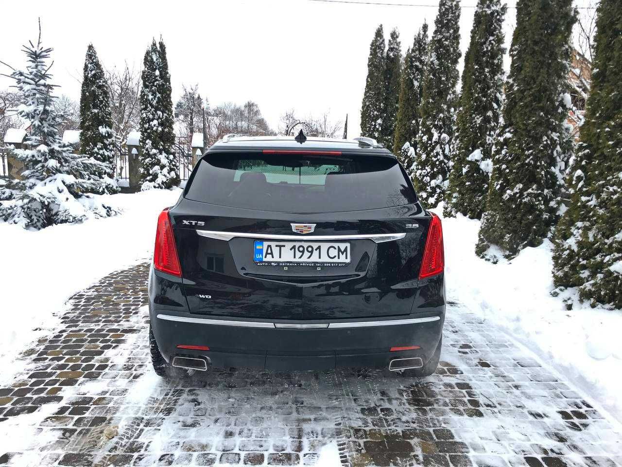 Авто Cadillac XT5