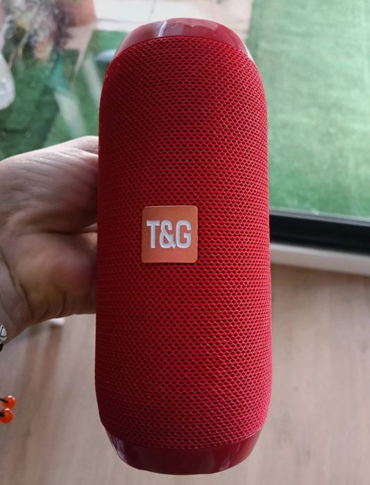Coluna T&G portátil em perfeitas condições