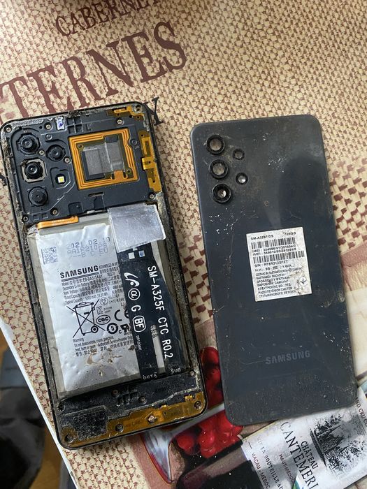 Samsung A325f  на запчасти