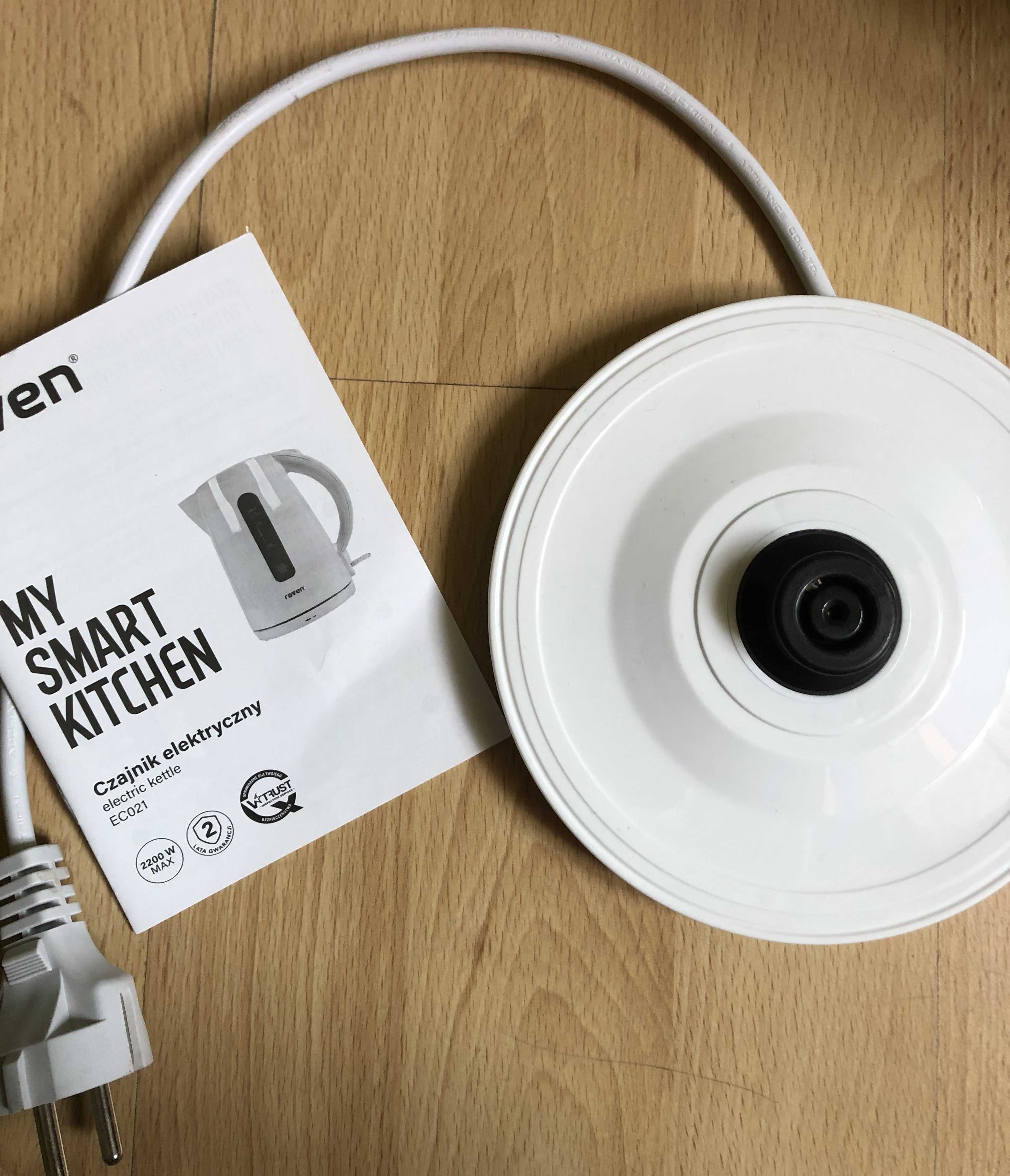 Czajnik elektryczny RAVEN EC021. Prawie nowy.