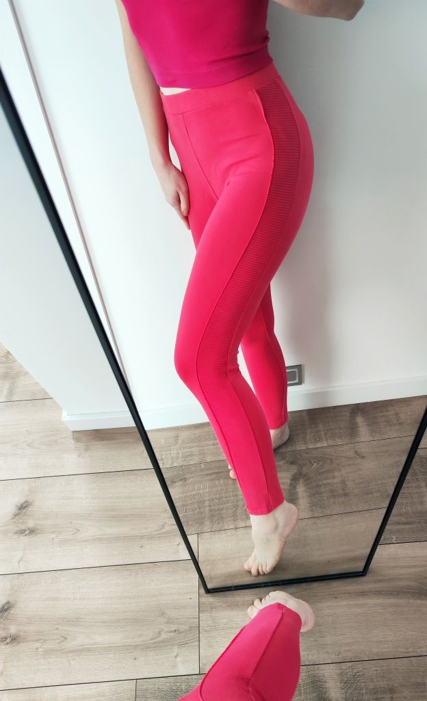 Komplet różowy top prążkowany Primark legginsy wysoki stan