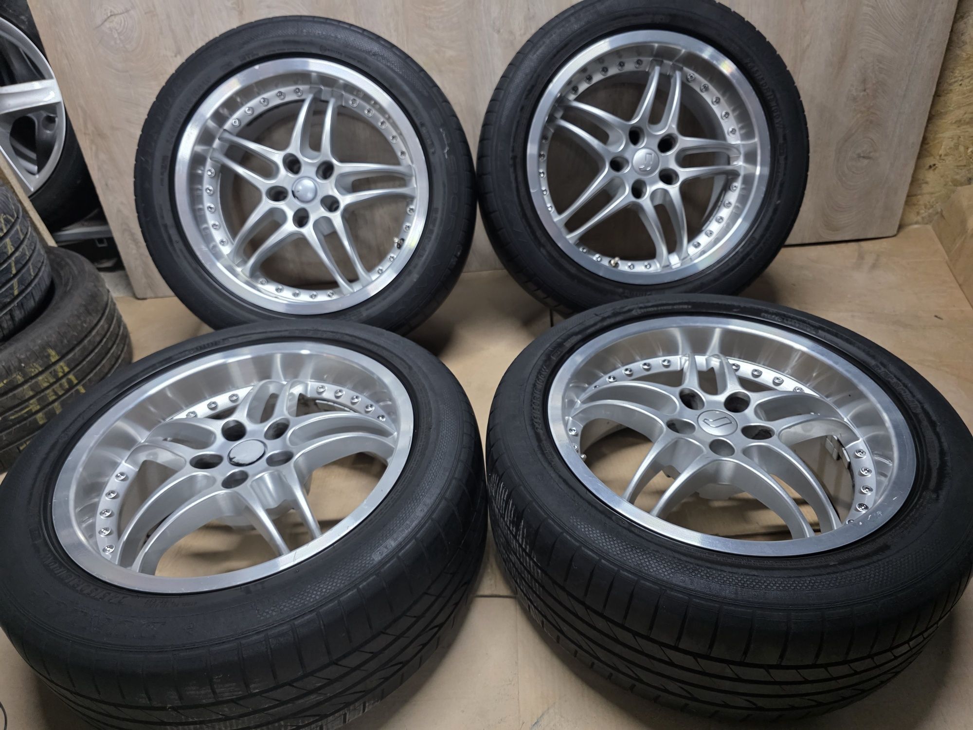Alufelgi RONDELL R18 5X120 z oponami letnimi.