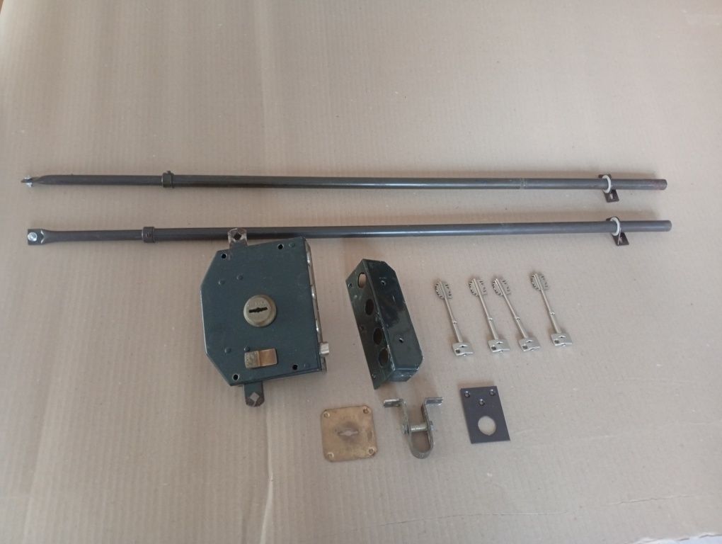 Fechadura trancas 4 chaves