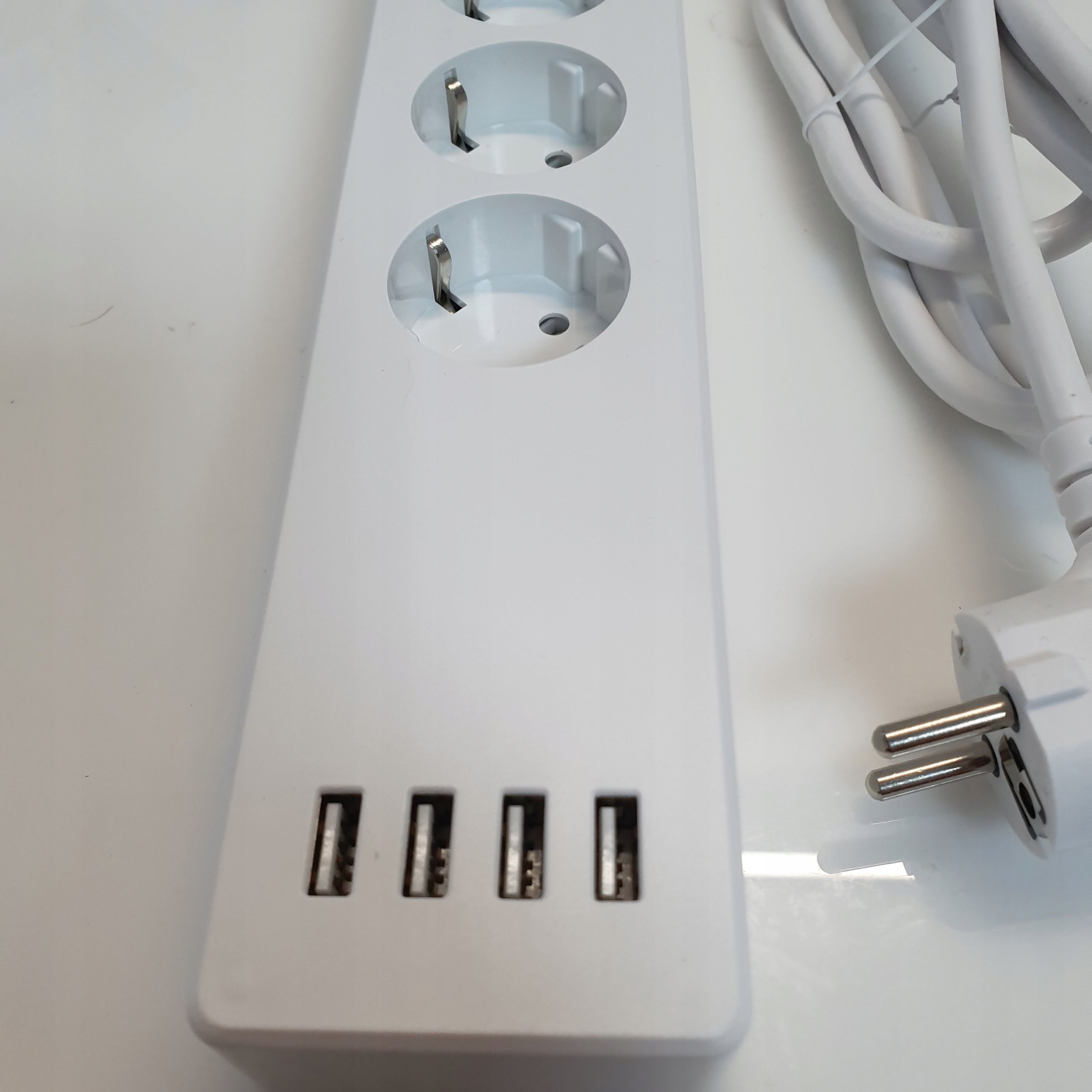G30 Listwa Zasilająca Meross Wif 16 A 4 Gniazda 4 Porty Usb
