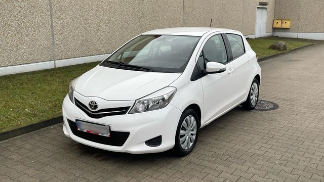Toyota Yaris III 1.3 benzyna 5drzwi klima