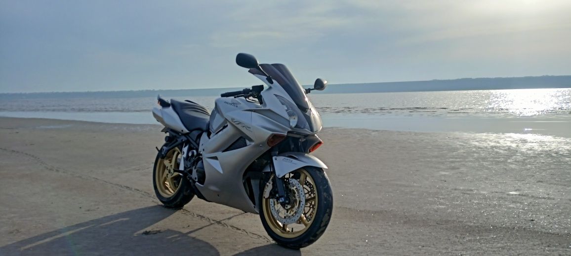 Honda vfr800 abs