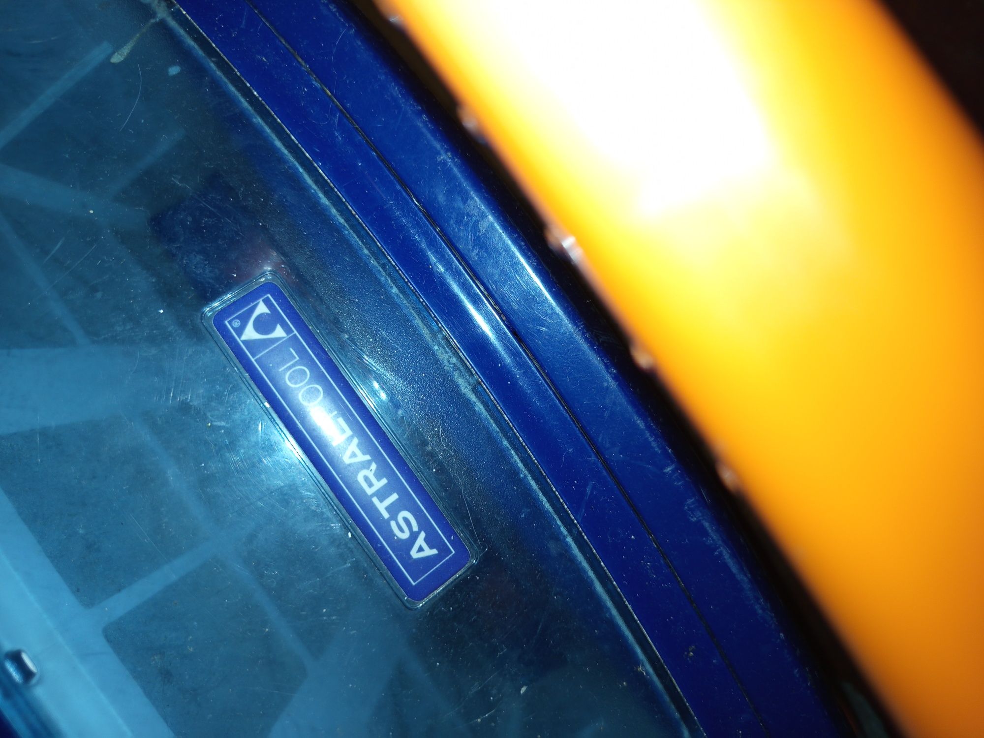 Robot de piscina novo