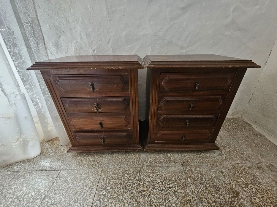 Mesas de cabeceira para recuperar