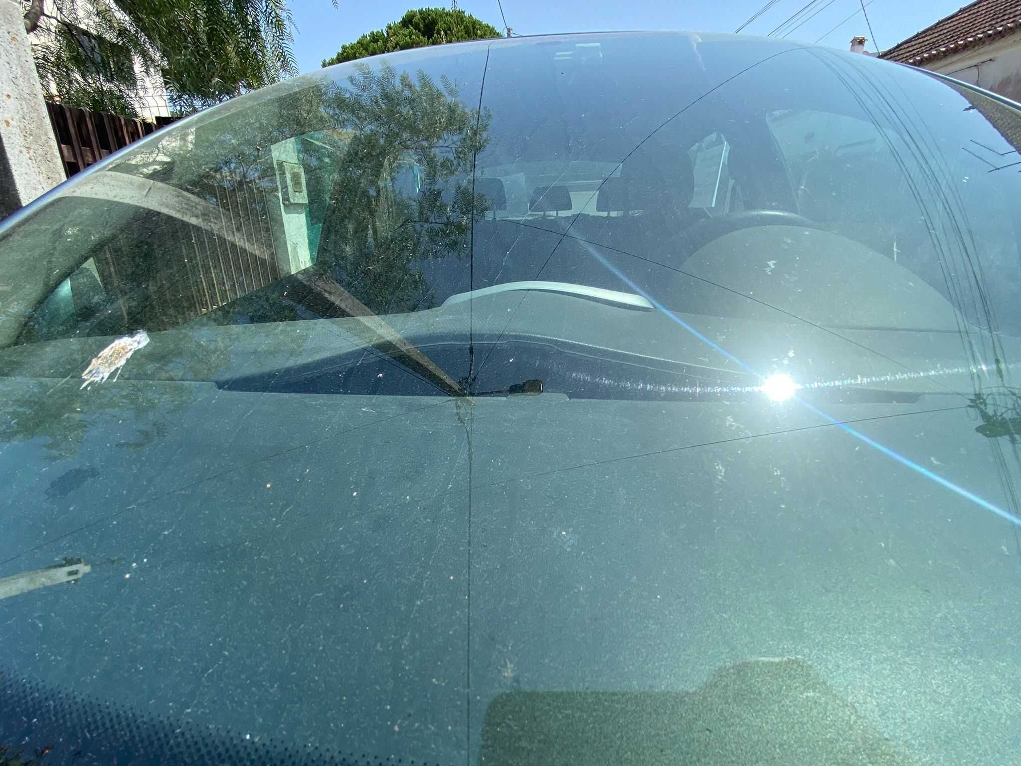 Peugeot 207 5 portas 1.4 88CV agosto 2006 1 dono
