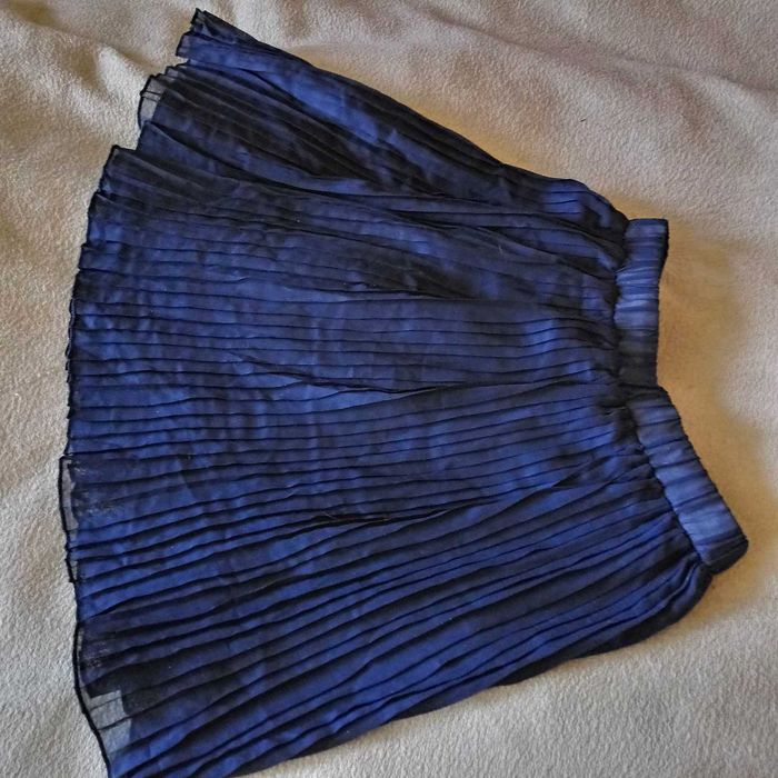 Granatowa spódnica plisowanka