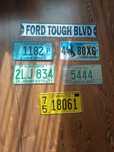 Sprzedam tablice rejestracyjne amerykańskie i tablicę FORD TOUGHT
