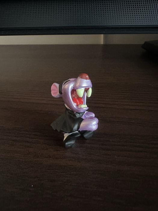 Figurka kinder niespodzianka wampir