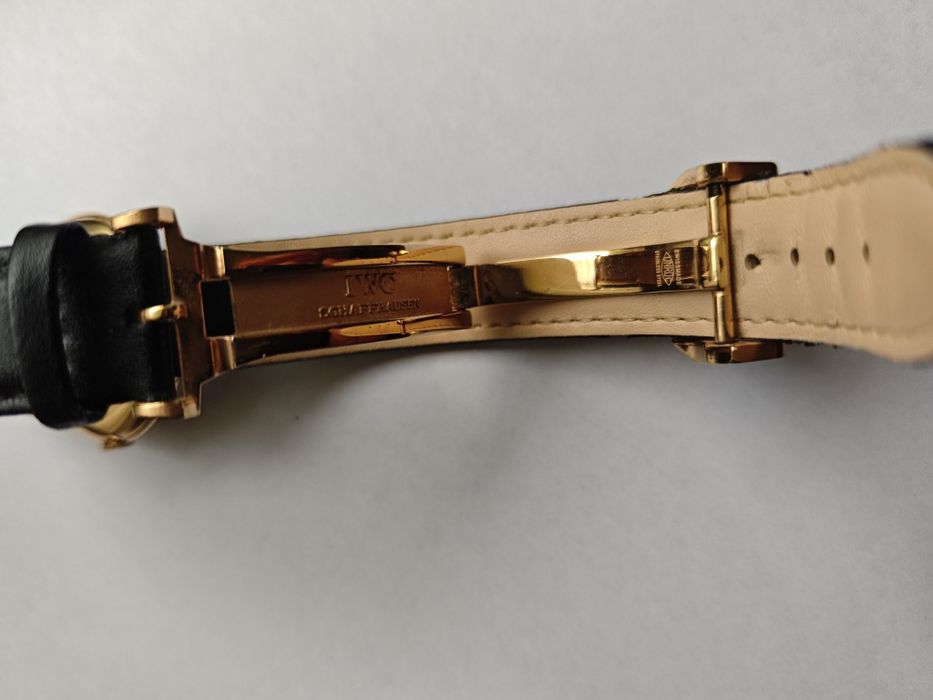 Zegarek IWC   Schaffhausen,  złoty 18k/750, płetwy rekina