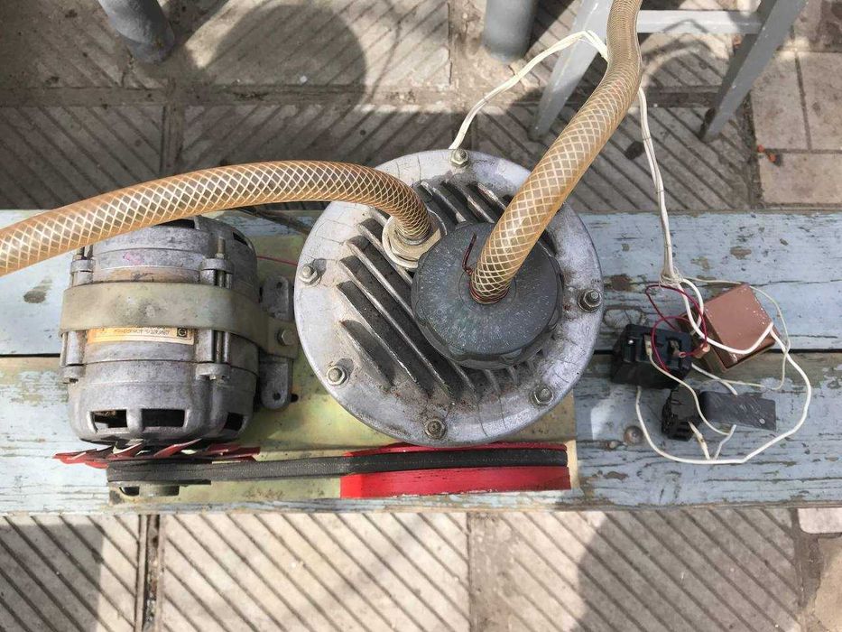 Вакуумный насос Компрессор (2 атмосферы) Вакуумний насос Компресор