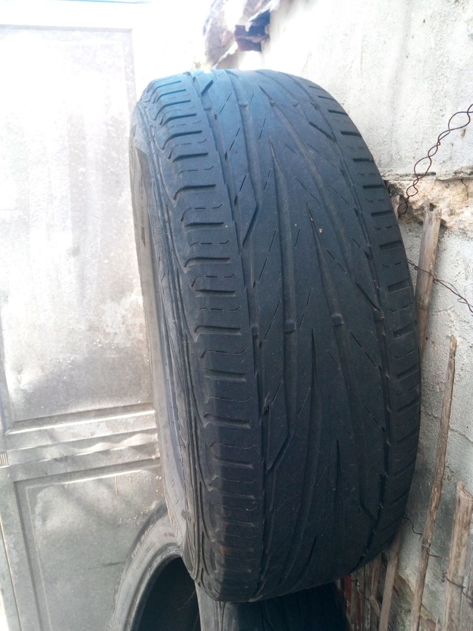 2 pneus Uniroyal 215/65R 16 98H  4x4