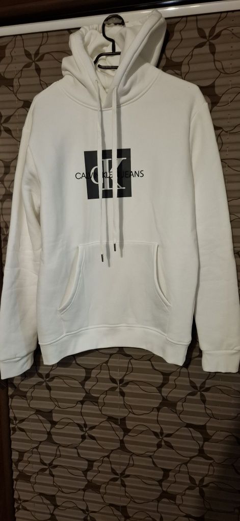 Bluza biała z kapturem