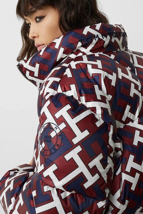 Tommy Hilfiger пуховик женский ориг XS-S размер