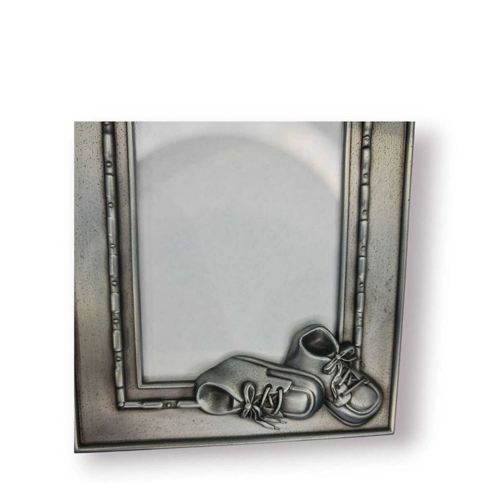 Moldura Decorativa Metálica Sapatinhos – 15×12 cm