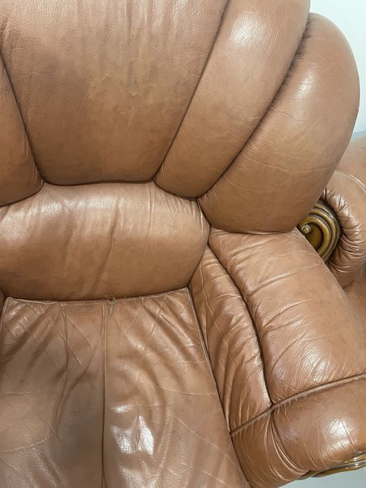 2 sofas em pele verdadeira
