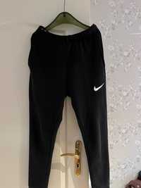 Nike Basic Pants