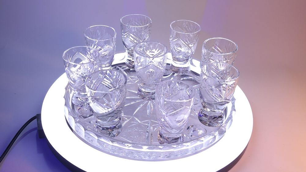 *KRYSZTAŁ* Kieliszki na kryształowej tacy