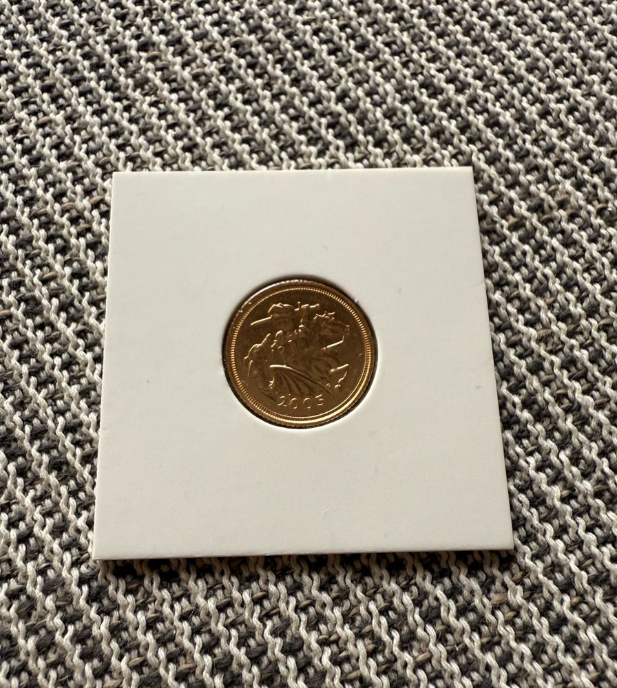 Moeda meia libra de ouro brasão 2005