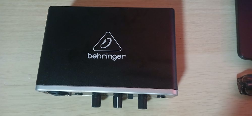 Звукова карта behringer u-phoria UMC-22