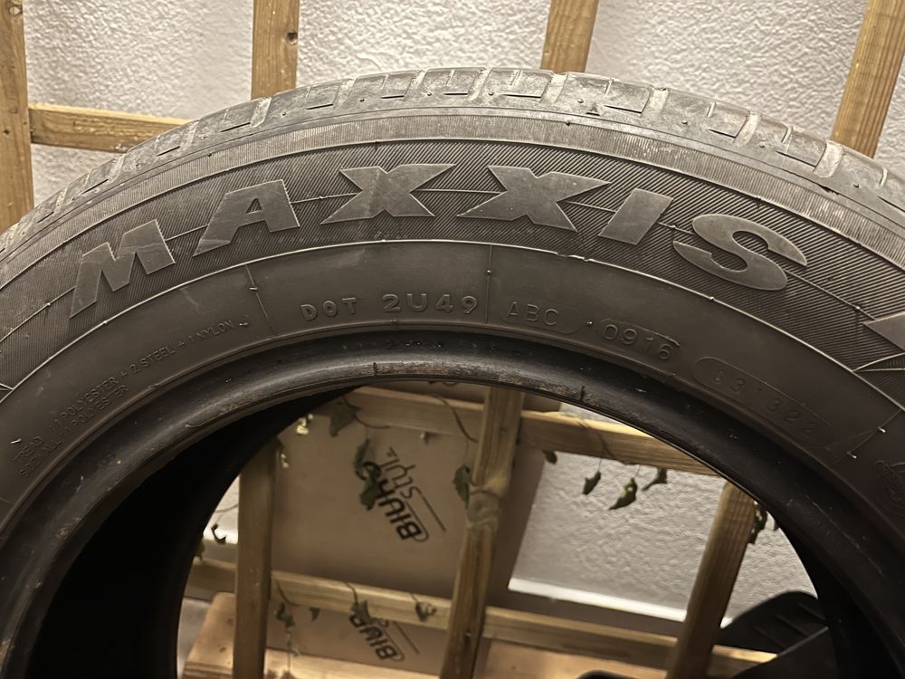 Komplet opon 16 MAXXIS