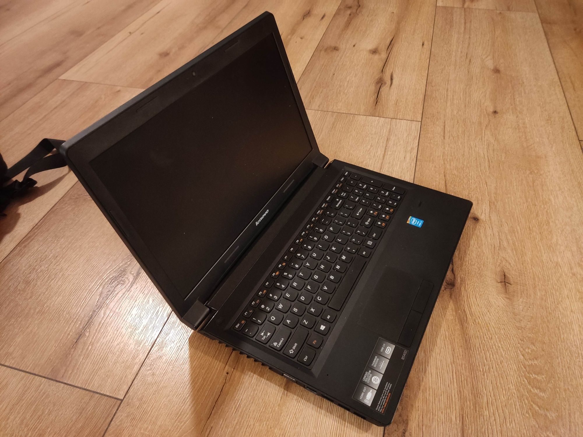 Laptop 15 cali Lenovo B5400 z oryginalnym Windowsem 7