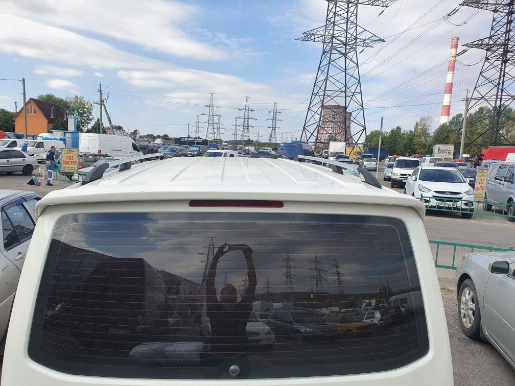 Спойлер Фольцваген т5 ляда. Спойлер  Volkswagen T5 распашенка