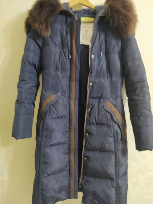 Пуховик з натуральним хутром розмір S зимовий