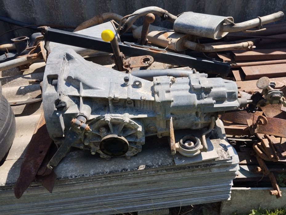 Продам два карбюратор авді 80 пієрберг коробку лобове кулісу ручки