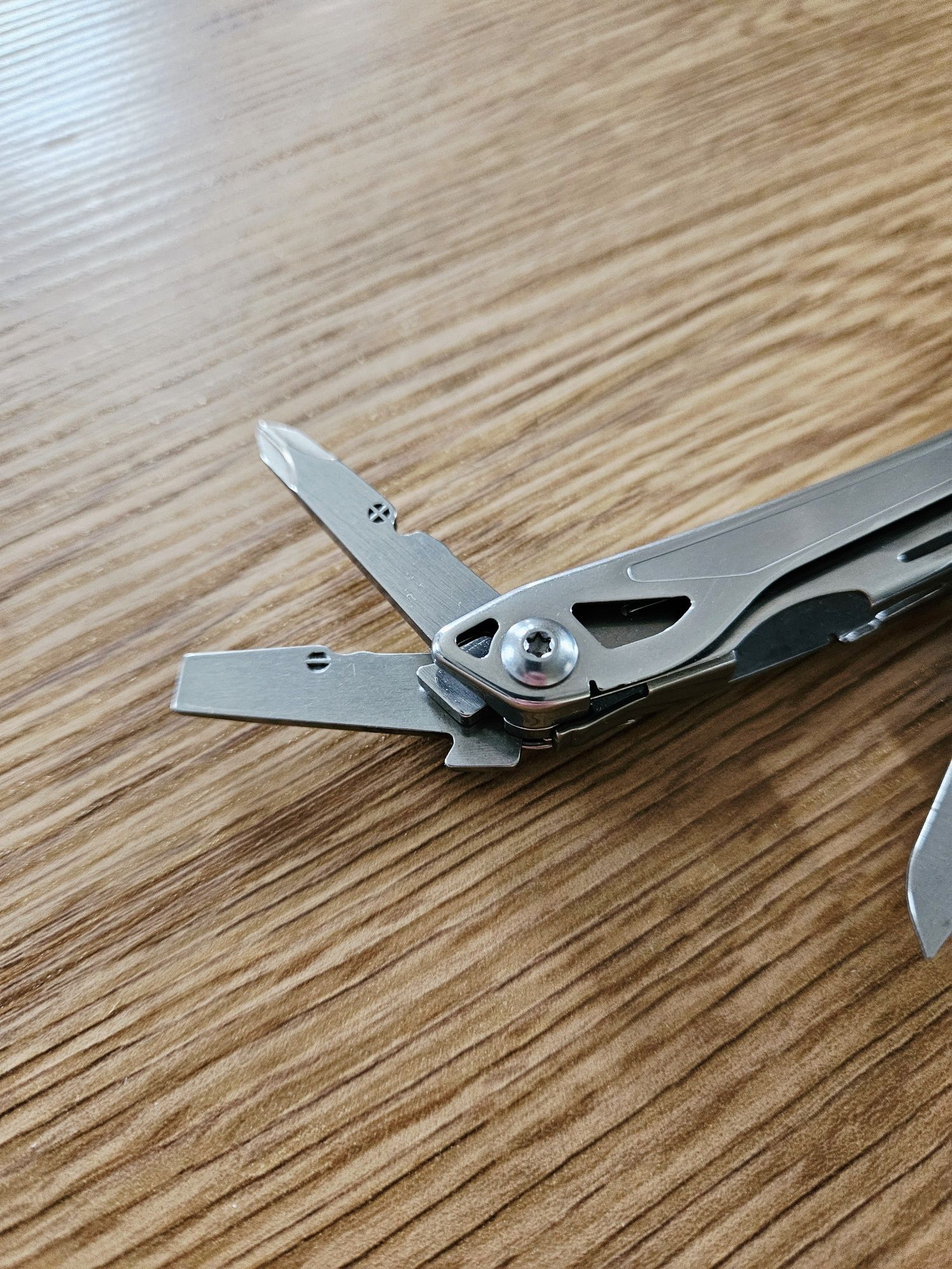 Multitool leatherman wingman