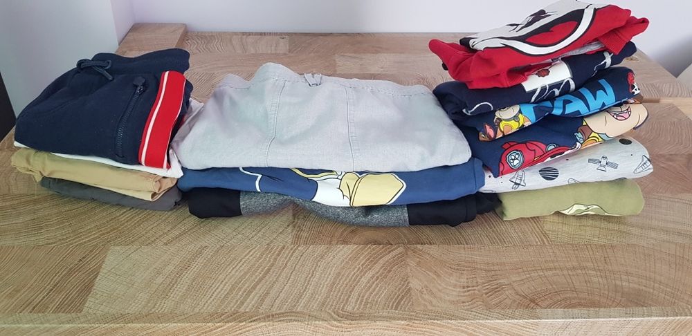 Paka ubrań 116 bluzy, koszule, spodnie, koszulki