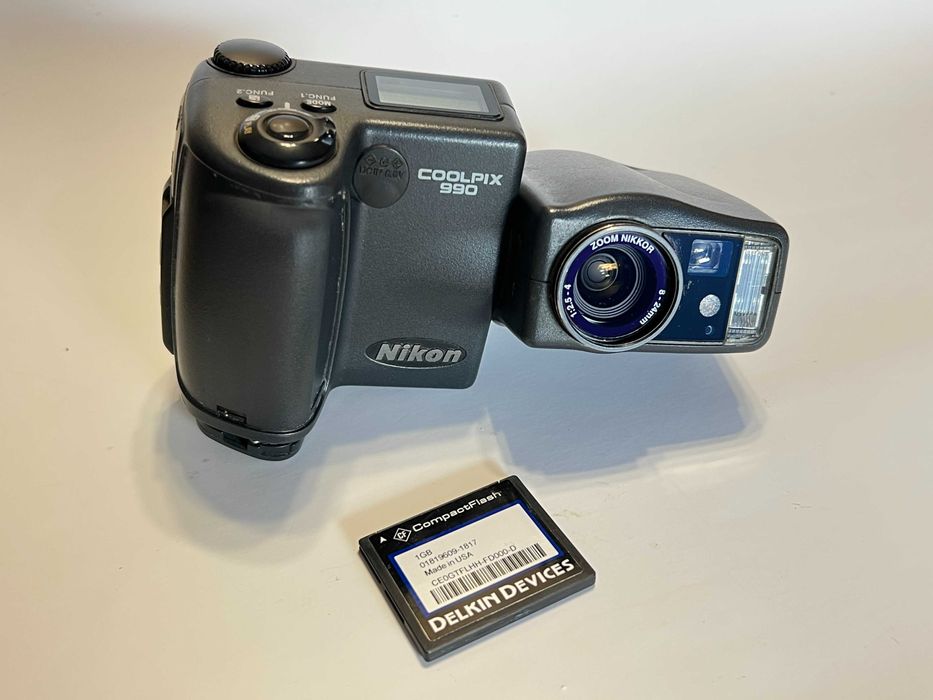 Nikon Coolpix E990 aparat cyfrowy obrotowy super Macro + CF 1GB